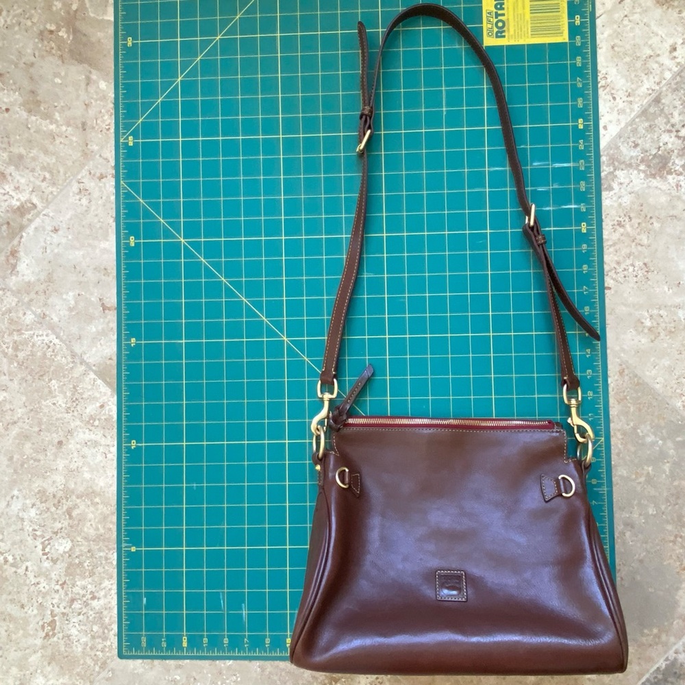 Stunning Dooney and Bourke Bag - Picture 14 of 16